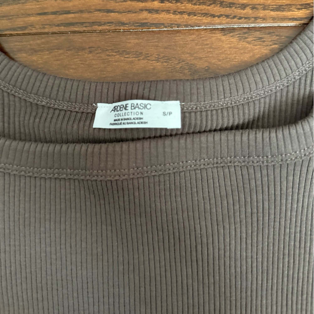 Chocolate Ribbed Tank Top - Picture 4 of 4